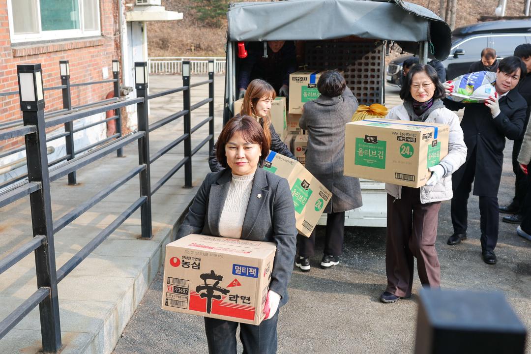 '광주시의회 설명절 전통시장 장보기 및 복지시설 위문' 게시글의 사진(19)