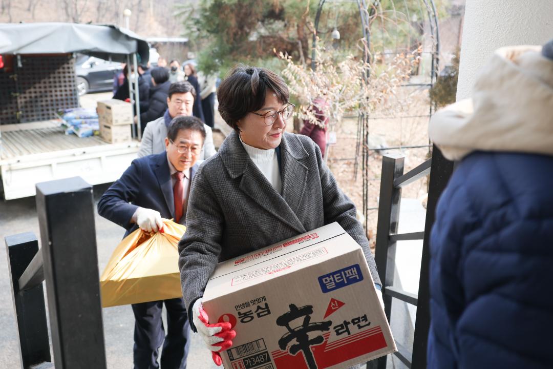 '광주시의회 설명절 전통시장 장보기 및 복지시설 위문' 게시글의 사진(18)